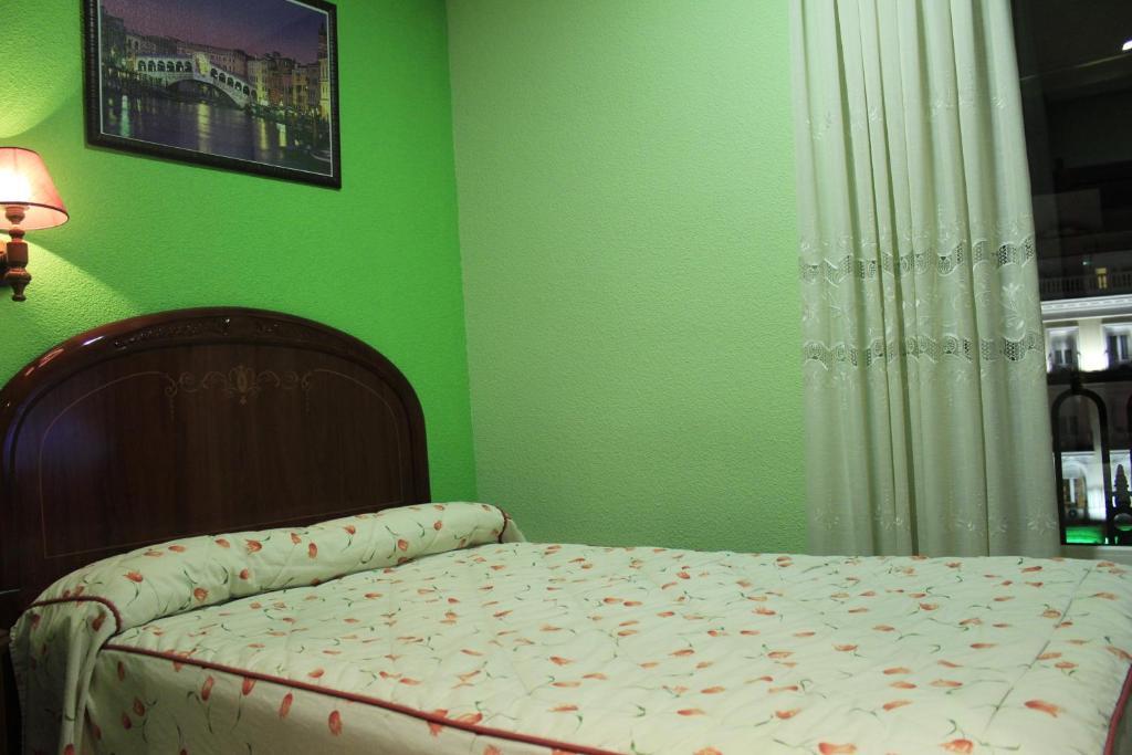 Hostal Ana Belen Madrid Kültér fotó
